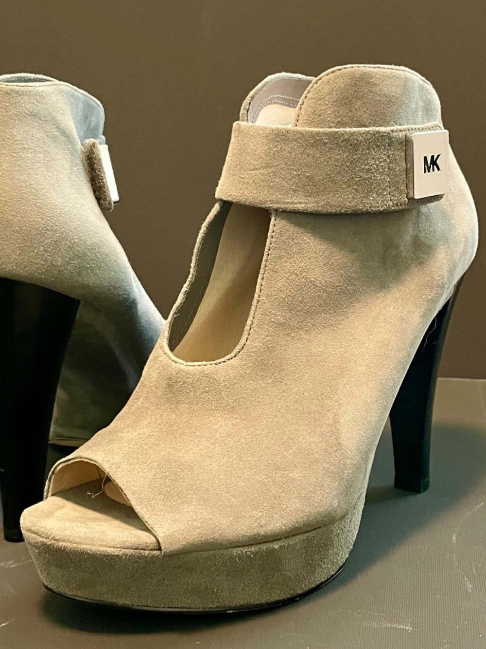 Micheal Kors Peep Toe Bootie 8.5